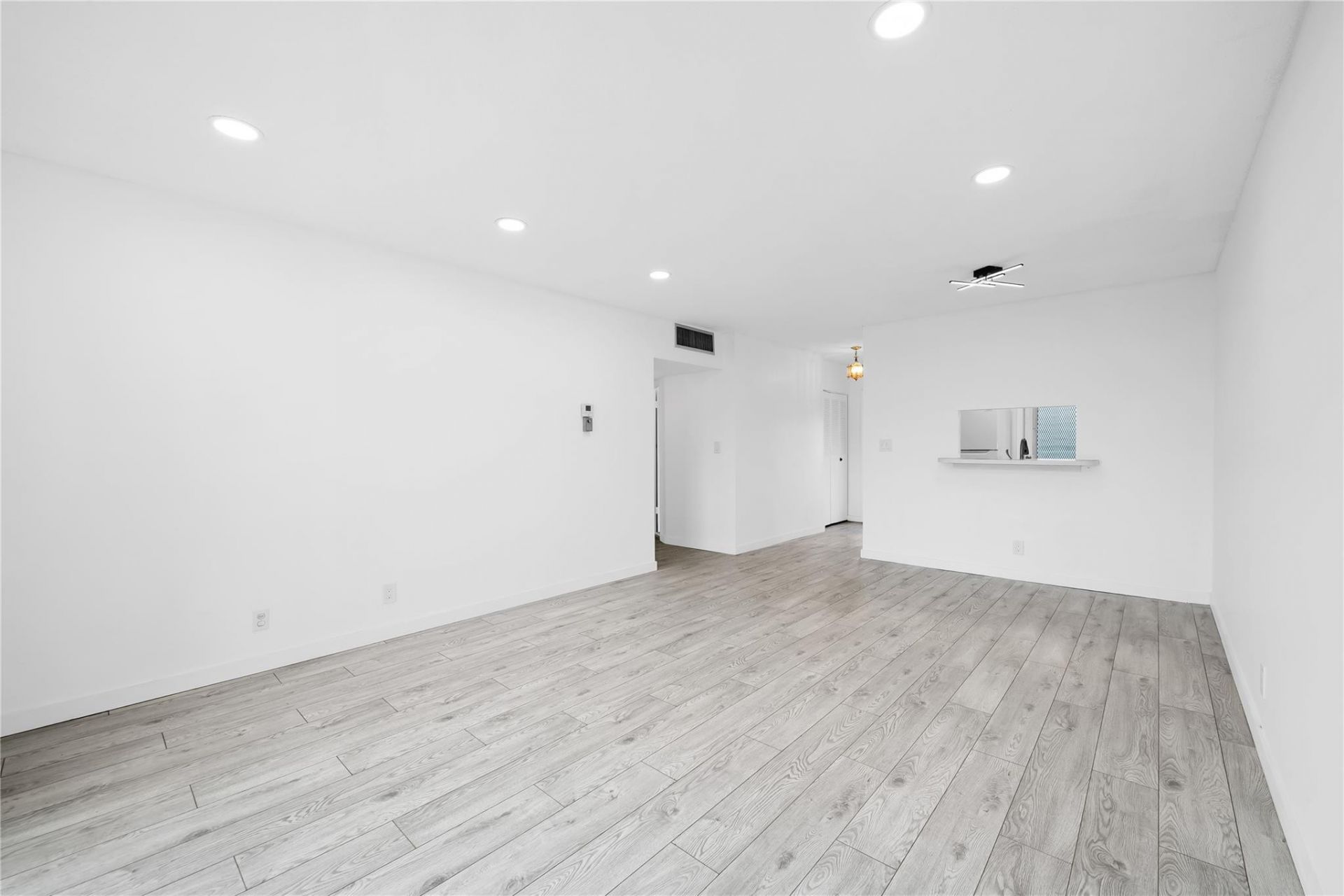 5031 W Oakland Park Boulevard, Unit 309, Lauderdale Lakes, FL 33313 Photo