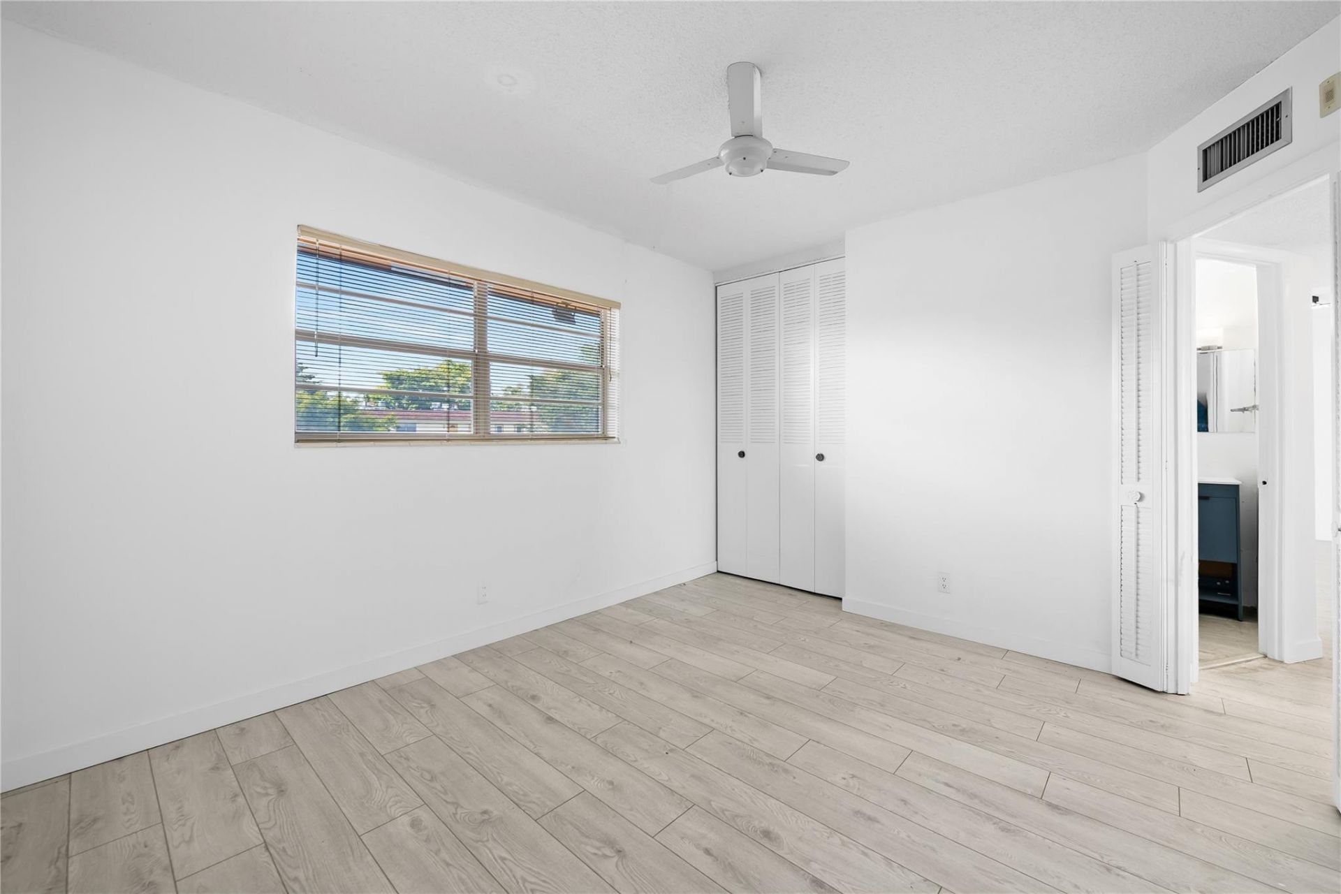 5031 W Oakland Park Boulevard, Unit 309, Lauderdale Lakes, FL 33313 Photo