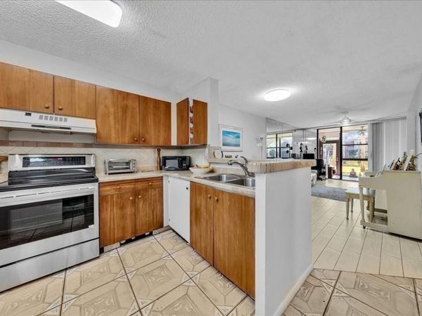 7737 NW 79th Ave, Unit 105, Tamarac, FL 33321