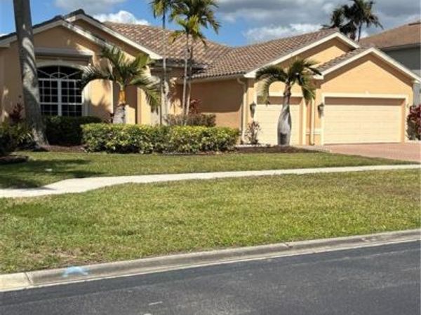 2210 Grove DR , NAPLES, FL 34120