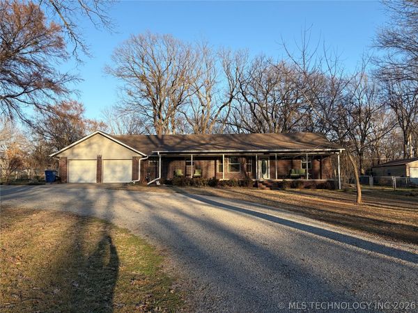 1302 N Miami Avenue, Chouteau, OK 74337