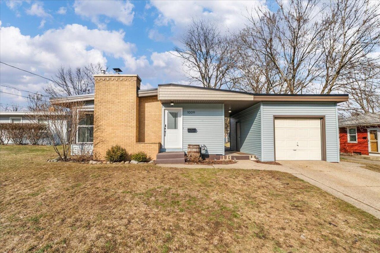 1009 Ariebill Street Sw, Wyoming, MI 49509 Main Photo