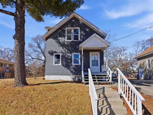 835 Bishop Avenue, Unit 2, Aurora, IL 60506