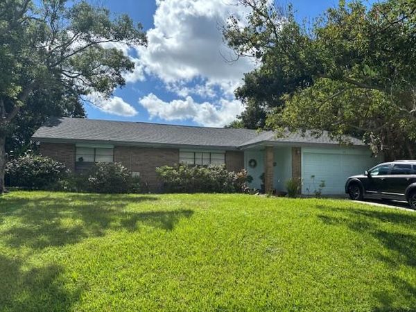 787 SW Alton Circle, Port St. Lucie, FL 34953