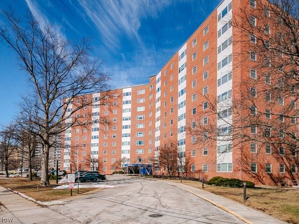 11850 Edgewater Drive, Unit 1002, Lakewood, OH 44107