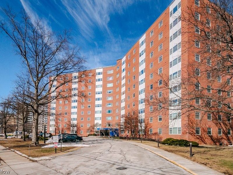 11850 Edgewater Drive, Unit 1002, Lakewood, OH 44107 Photo 1