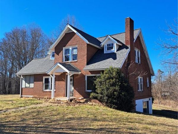 1121 Old US Highway 421, Wilkesboro, NC 28697