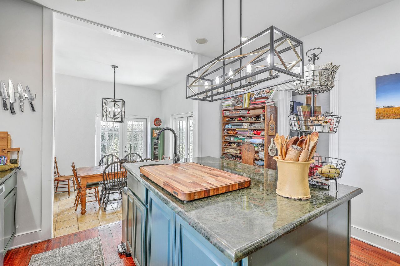 248 Coming Street Photo 17