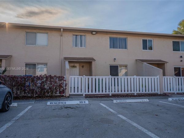 1527 NW 80th Ave , Unit I, Margate, FL 33063