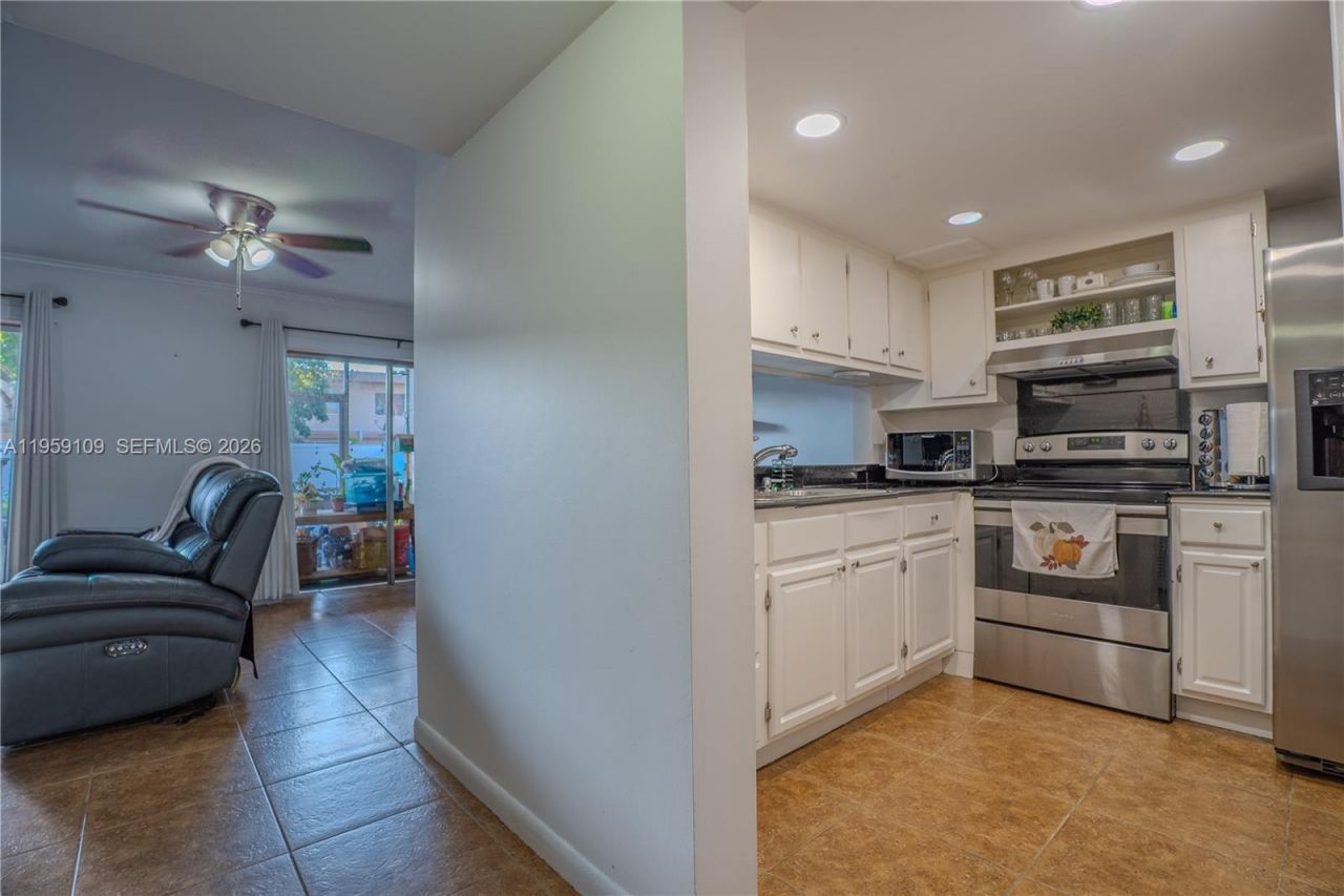 1527 NW 80th Ave , Unit I, Margate, FL 33063 Photo