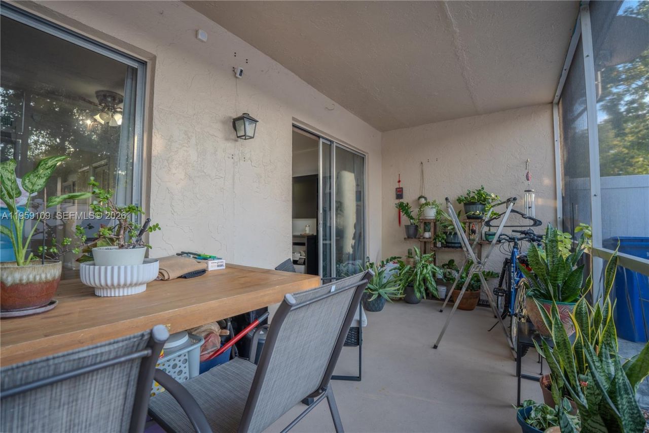 1527 NW 80th Ave , Unit I, Margate, FL 33063 Photo