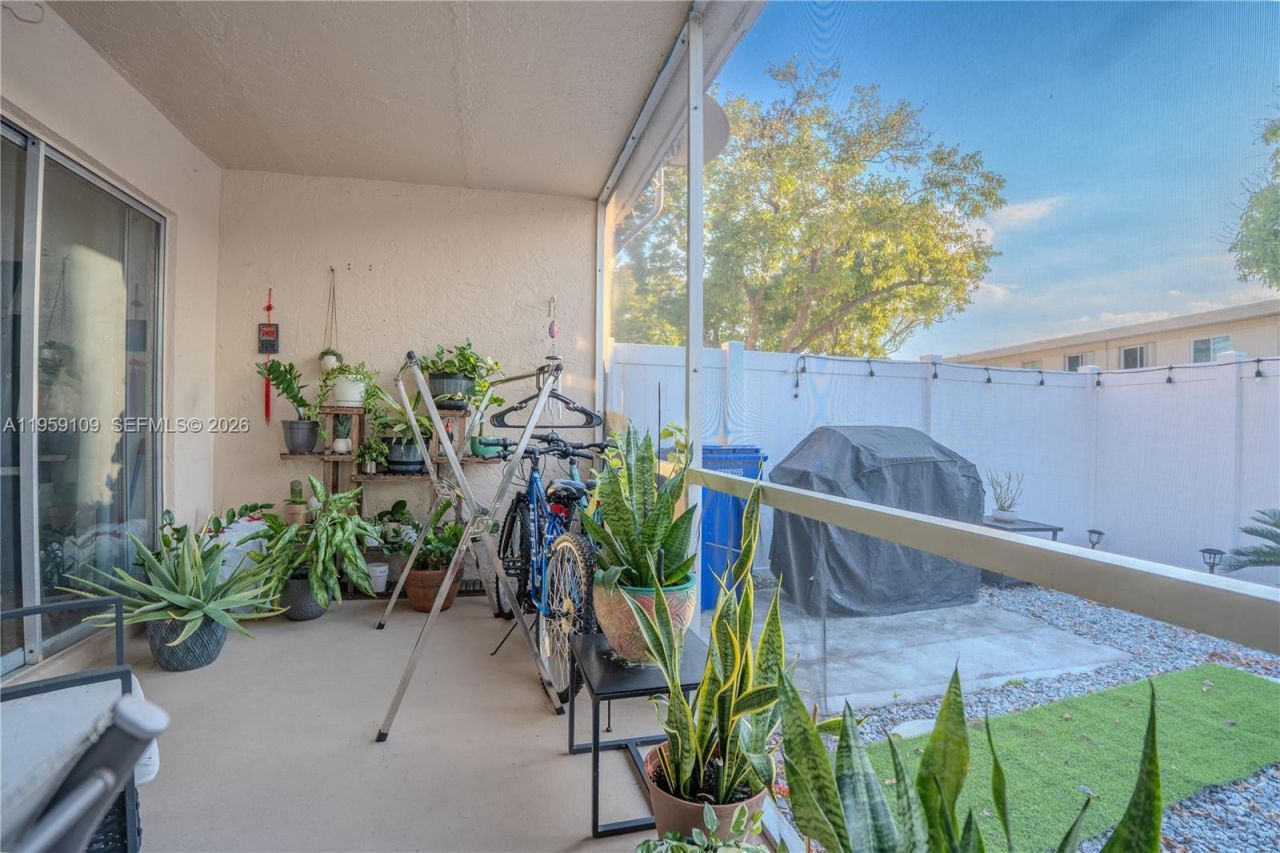 1527 NW 80th Ave , Unit I, Margate, FL 33063 Photo