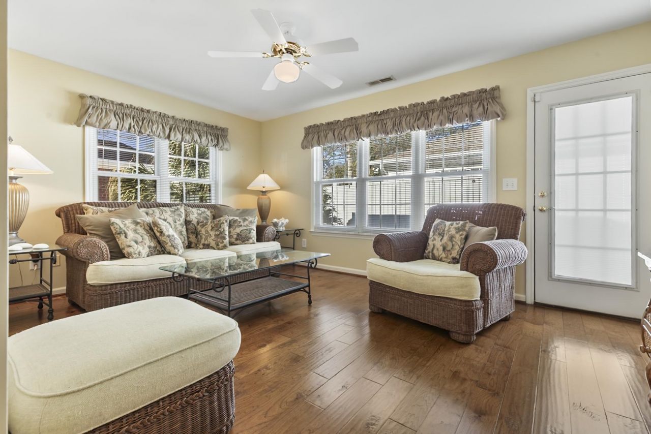 4002 Acorn Way Photo 13