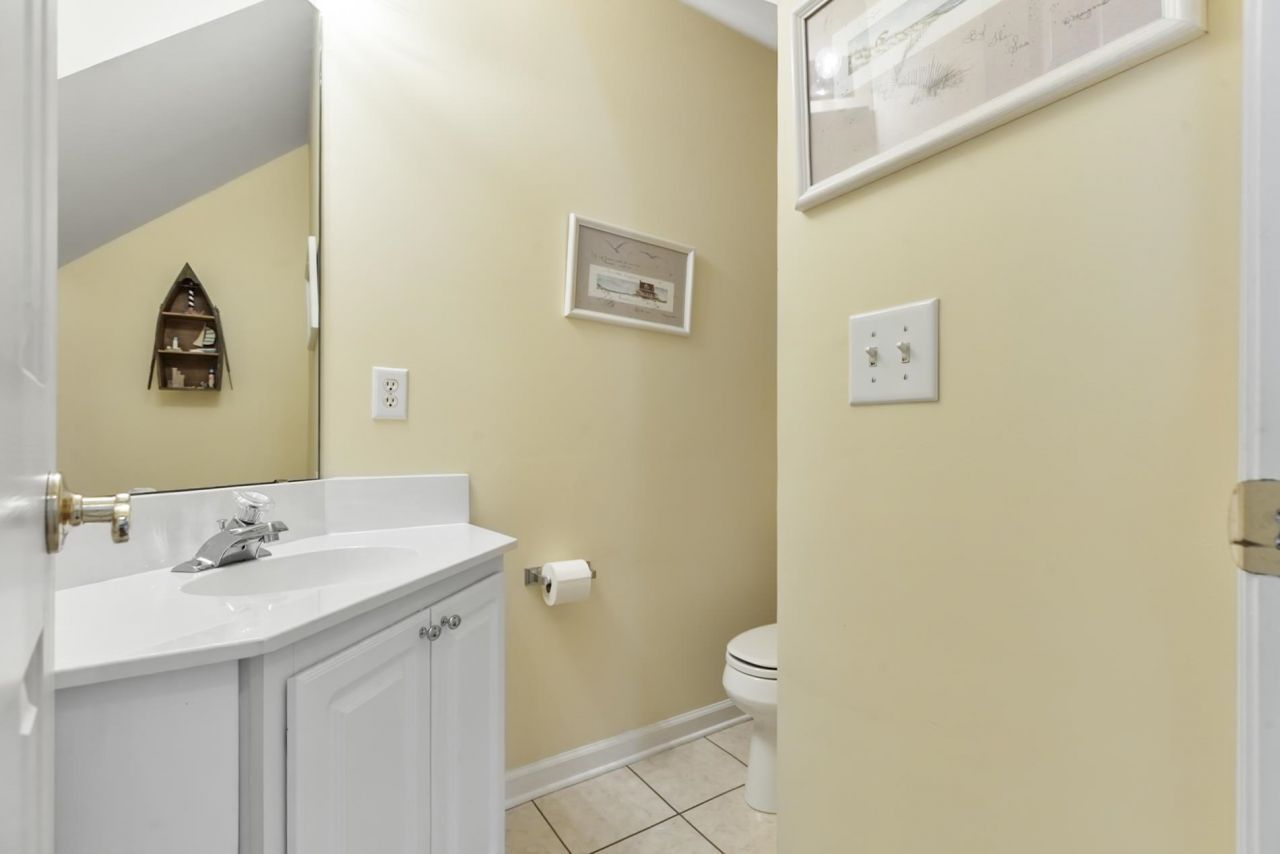 4002 Acorn Way Photo 19