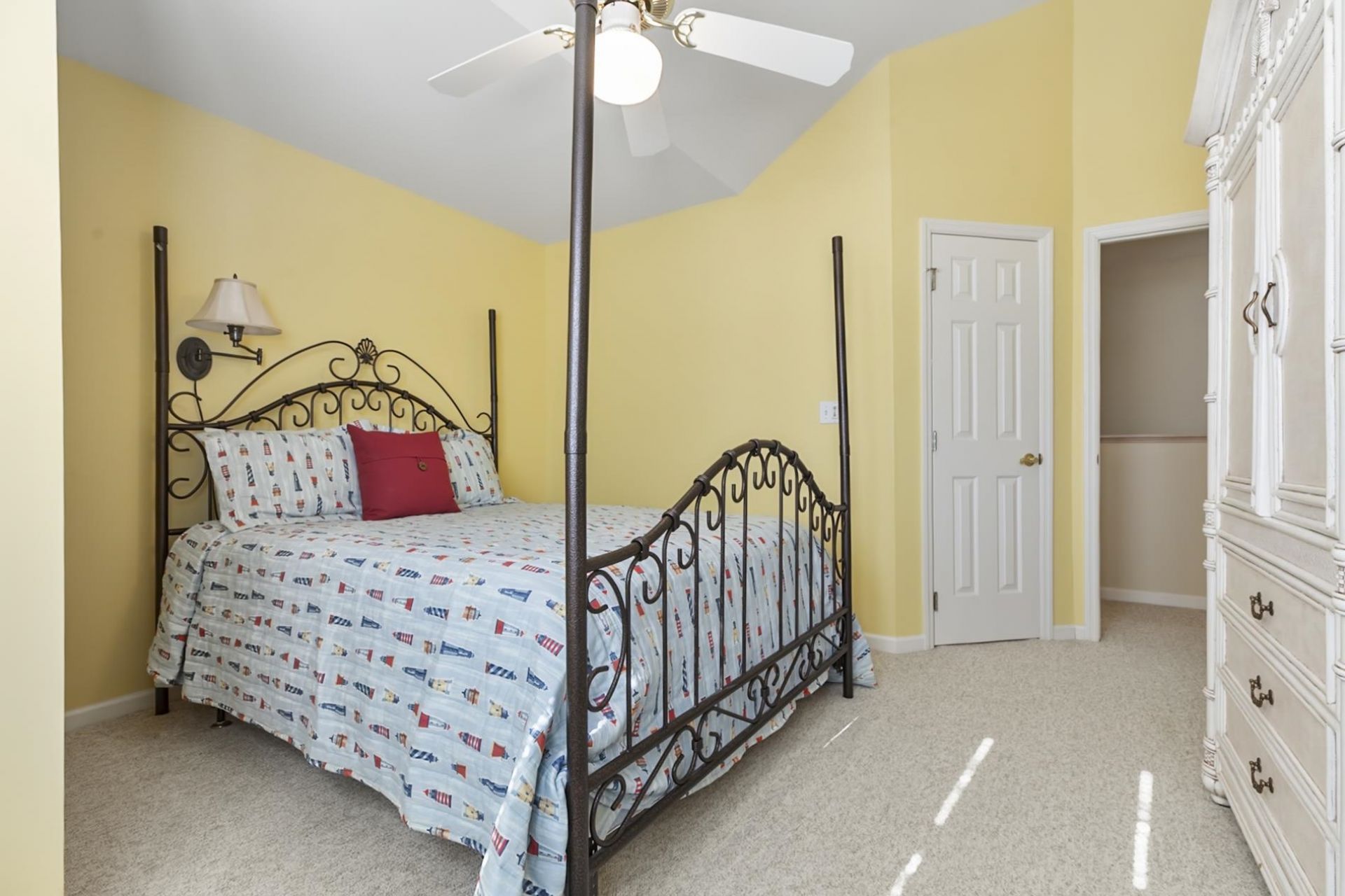 4002 Acorn Way Photo 7