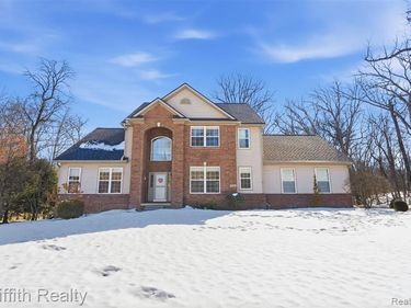 7524 Elmbrooke Way, Hamburg Twp, MI 48116