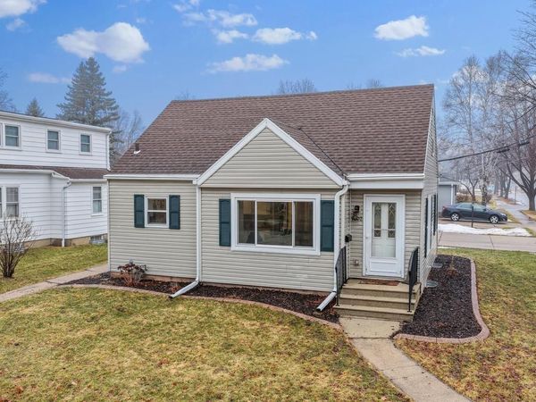1202 CLEVELAND STREET, Green Bay, WI 54304