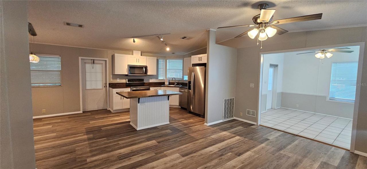 8410 Wagon Wheel Circle, North Fort Myers, FL 33917 Photo