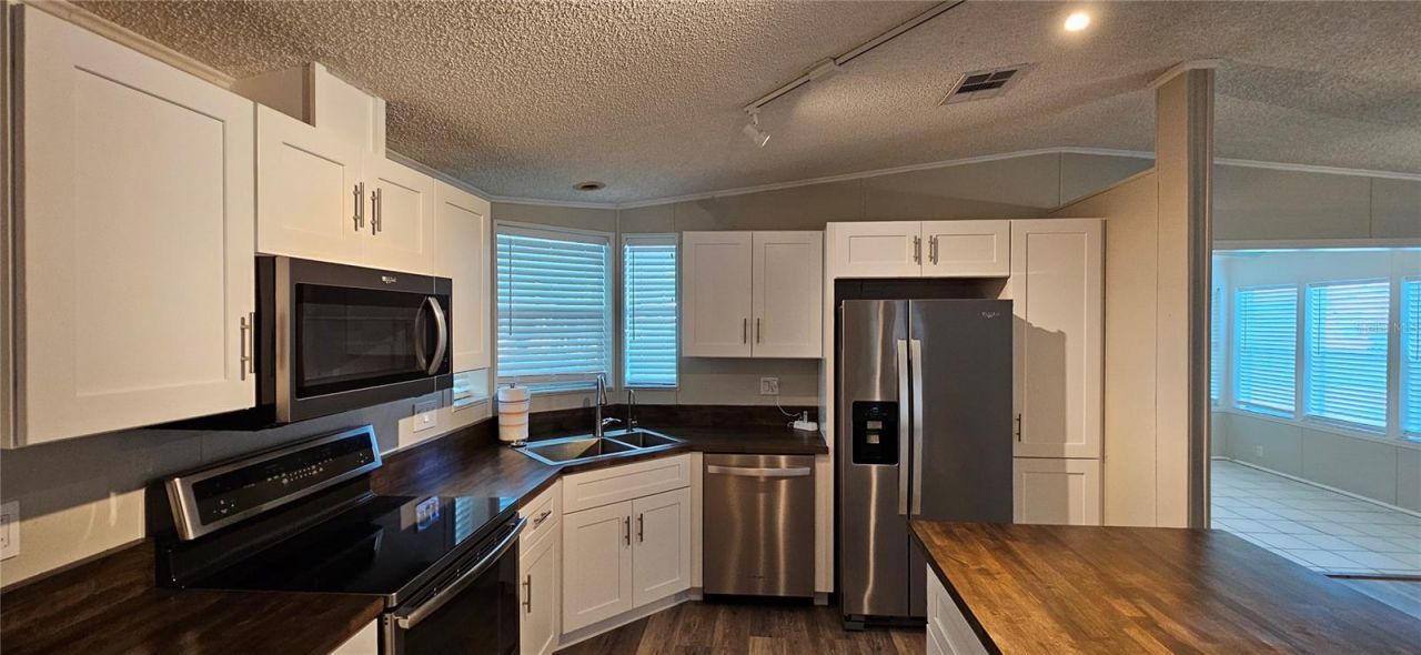 8410 Wagon Wheel Circle, North Fort Myers, FL 33917 Photo