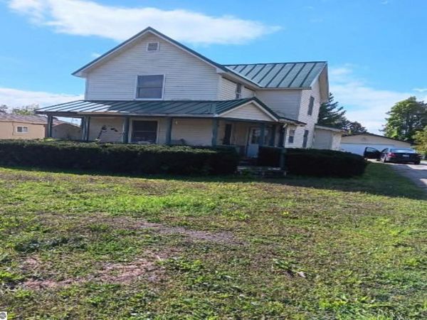 208 Main Street E, Hale, MI 48739