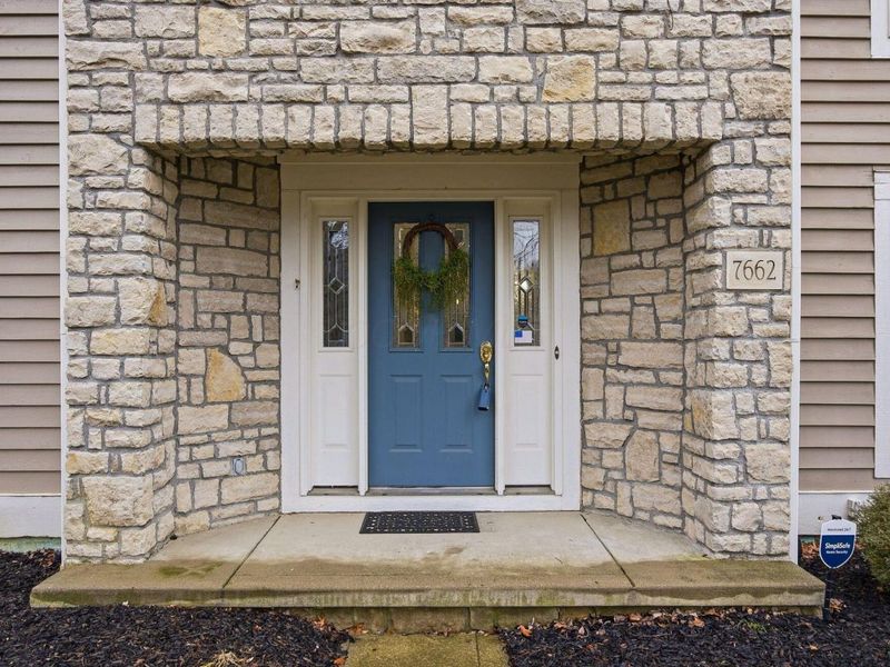 7662 Wallsend Court, Dublin, OH 43017 Photo 2