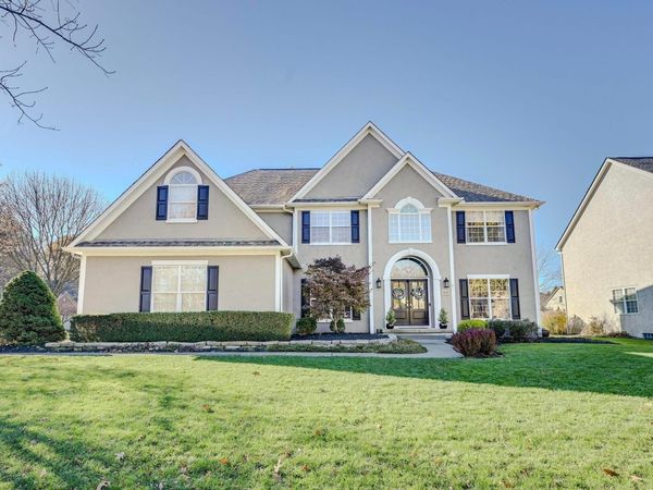 7645 Fulmar Drive, Dublin, OH 43017