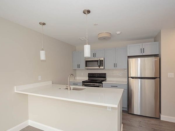 882 Massachusetts Ave, Unit 3F, Arlington, MA 02452