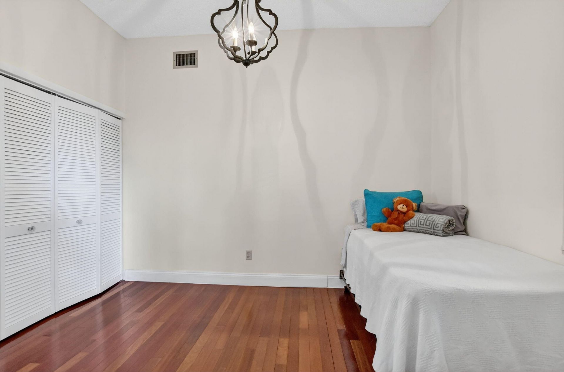 7535 La Paz Boulevard, Unit 301, Boca Raton, FL 33433 Photo