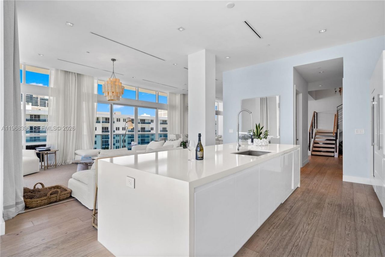 102 24th St , Unit PH-1610, Miami Beach, FL 33139 Photo