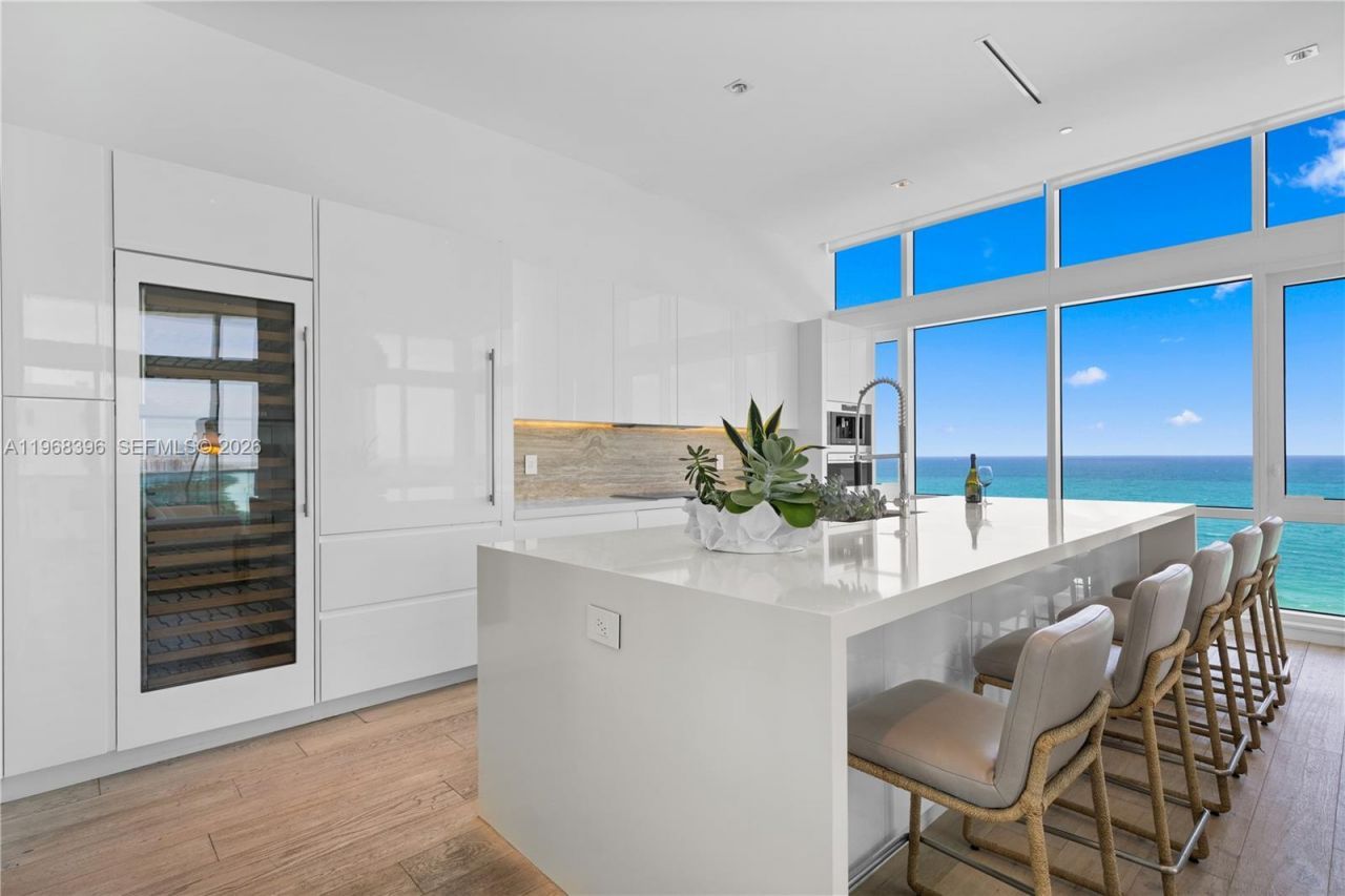 102 24th St, Unit PH-1610, Miami Beach, FL 33139 Photo