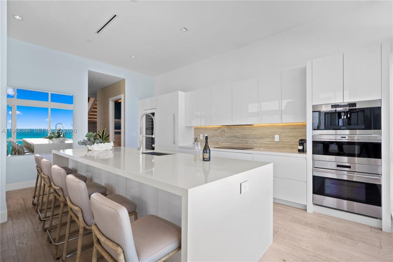 102 24th St, Unit PH-1610, Miami Beach, FL 33139 Photo
