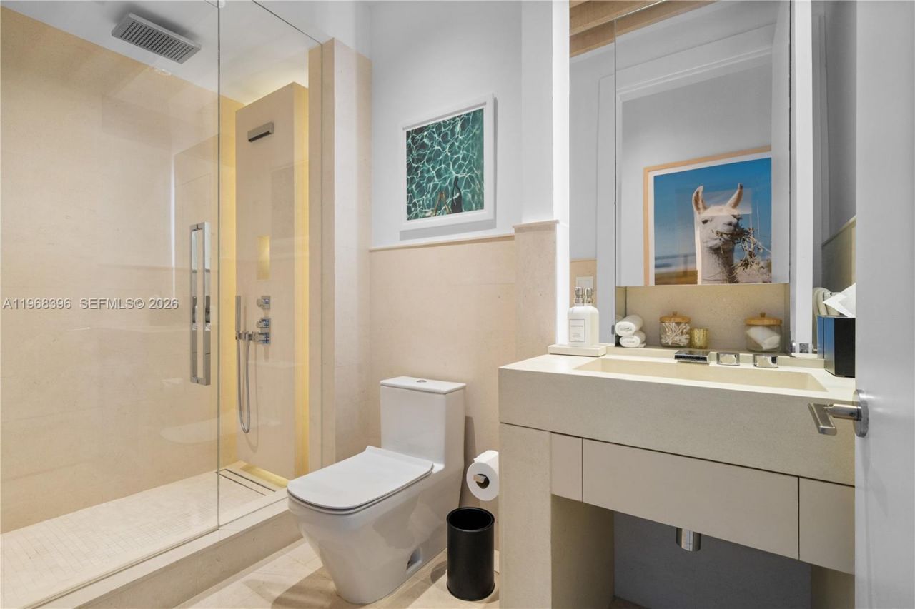 102 24th St, Unit PH-1610, Miami Beach, FL 33139 Photo