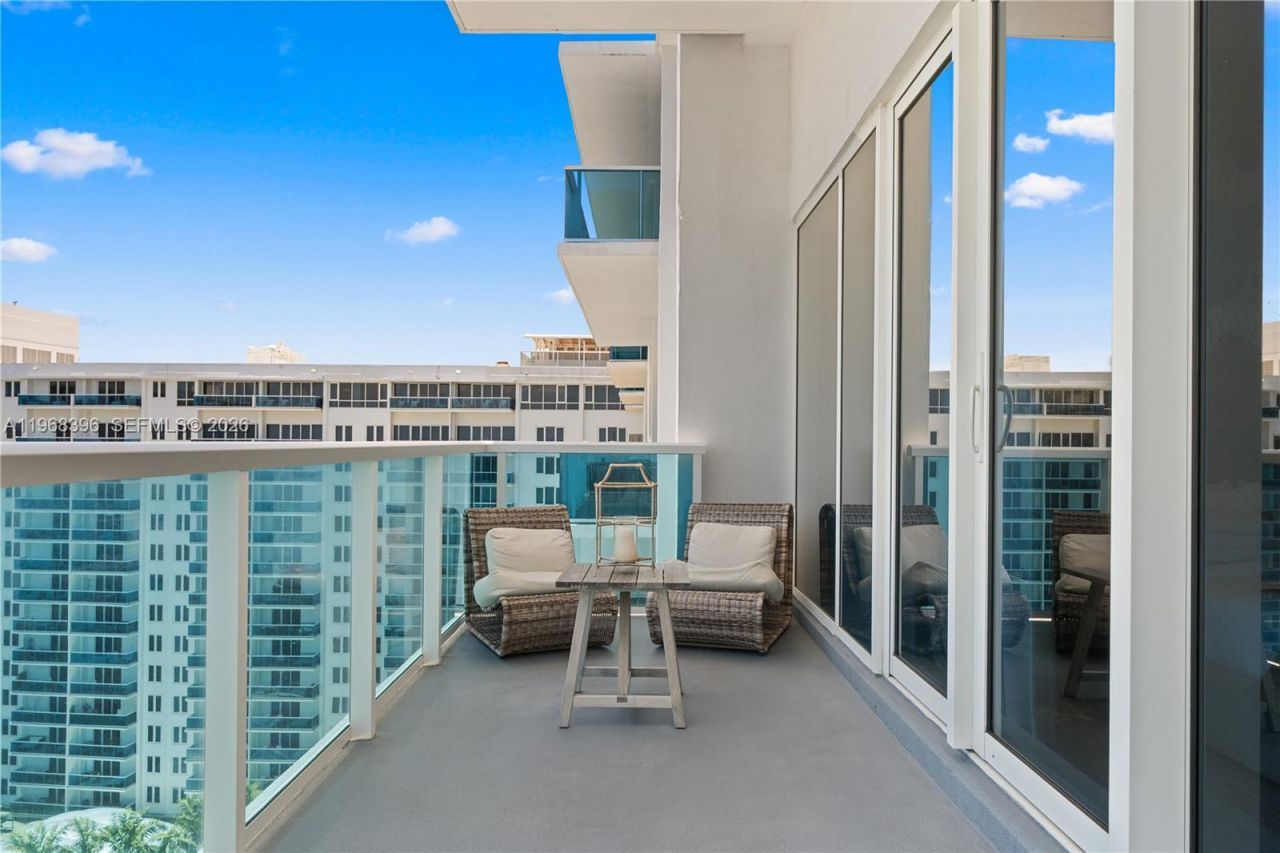 102 24th St, Unit PH-1610, Miami Beach, FL 33139 Photo