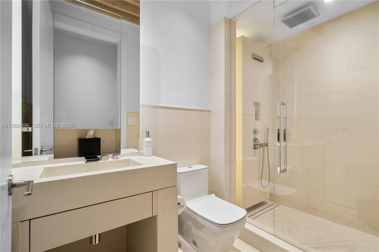 102 24th St, Unit PH-1610, Miami Beach, FL 33139 Photo