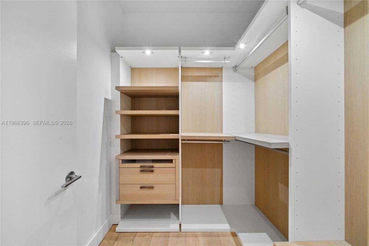 102 24th St, Unit PH-1610, Miami Beach, FL 33139 Photo