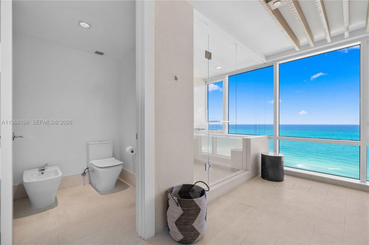 102 24th St, Unit PH-1610, Miami Beach, FL 33139 Photo