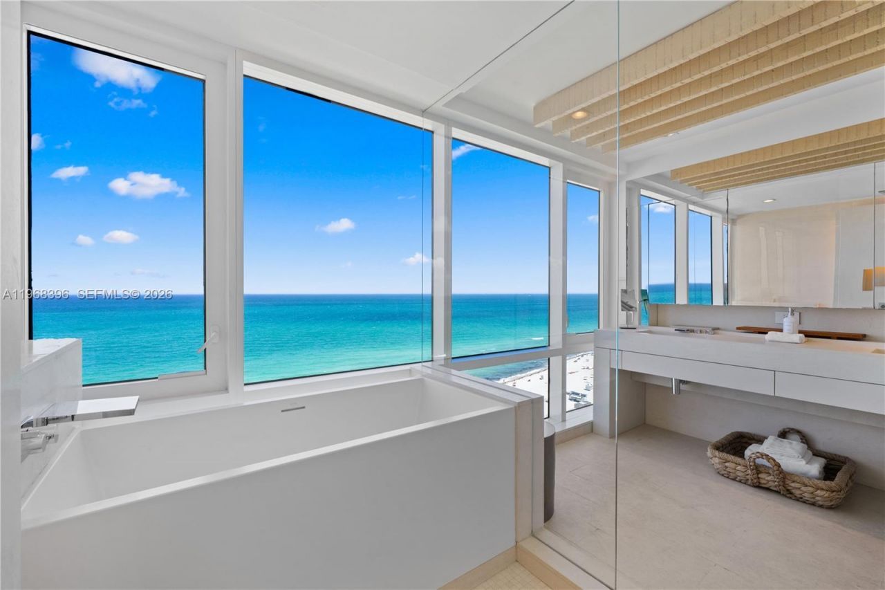 102 24th St, Unit PH-1610, Miami Beach, FL 33139 Photo