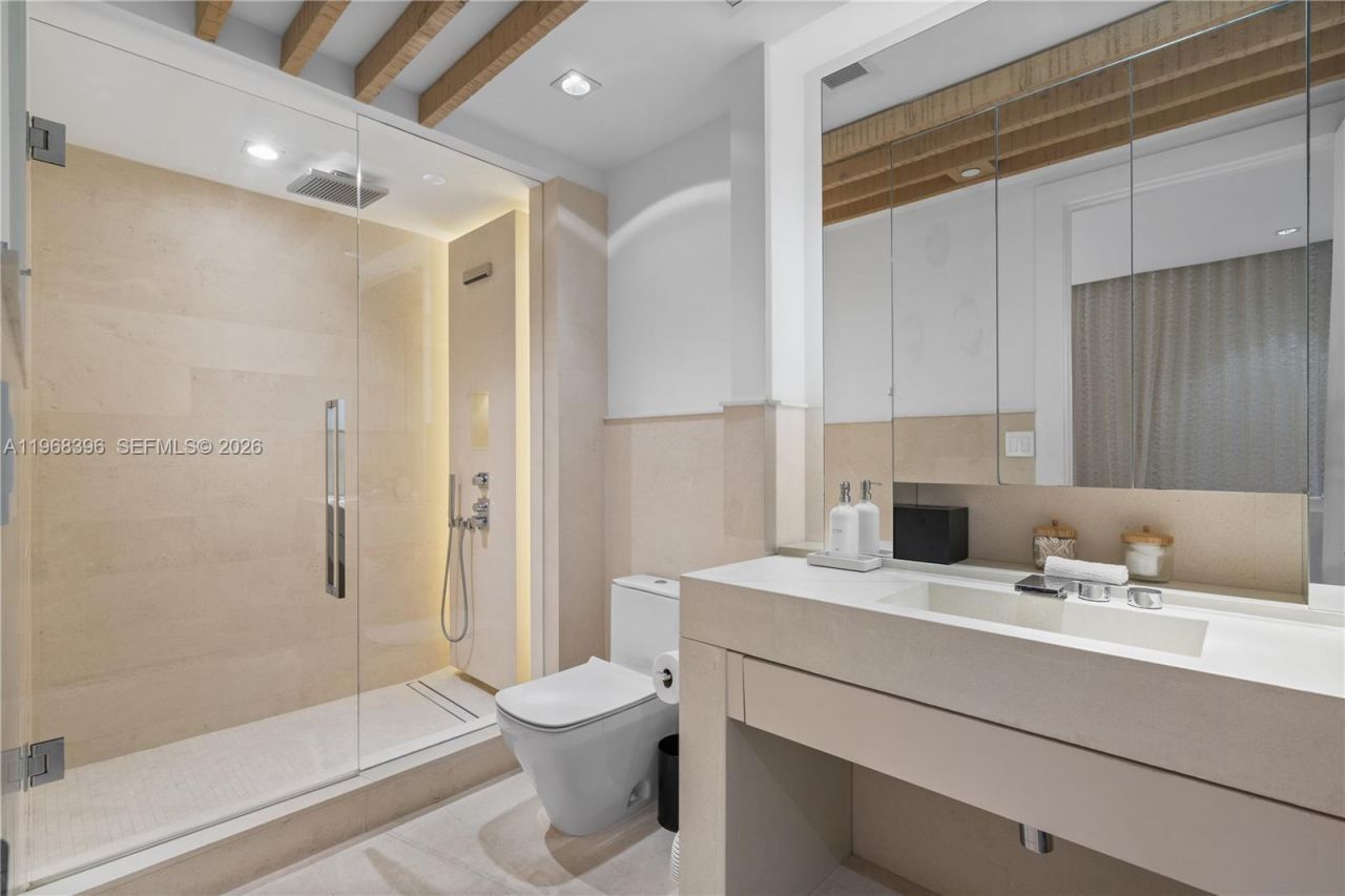 102 24th St , Unit PH-1610, Miami Beach, FL 33139 Photo