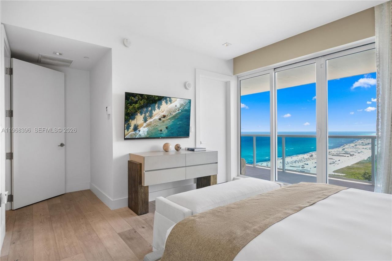 102 24th St, Unit PH-1610, Miami Beach, FL 33139 Photo
