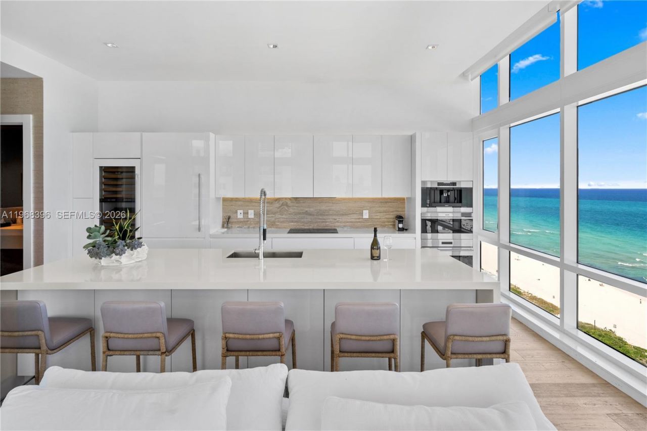 102 24th St, Unit PH-1610, Miami Beach, FL 33139 Photo