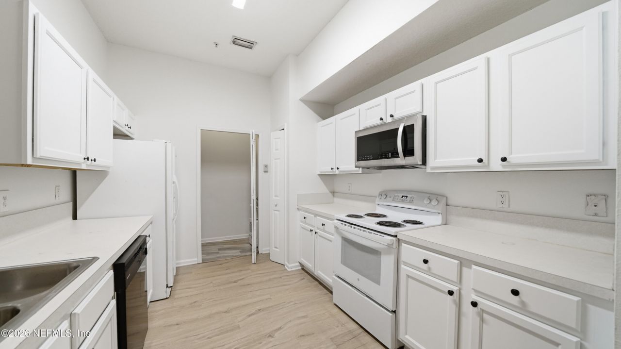 6081 Maggies Circle, Unit 104, Jacksonville, FL 32244 Photo