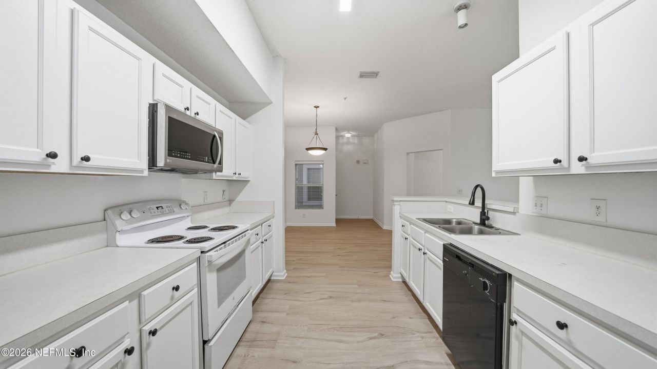 6081 Maggies Circle, Unit 104, Jacksonville, FL 32244 Photo