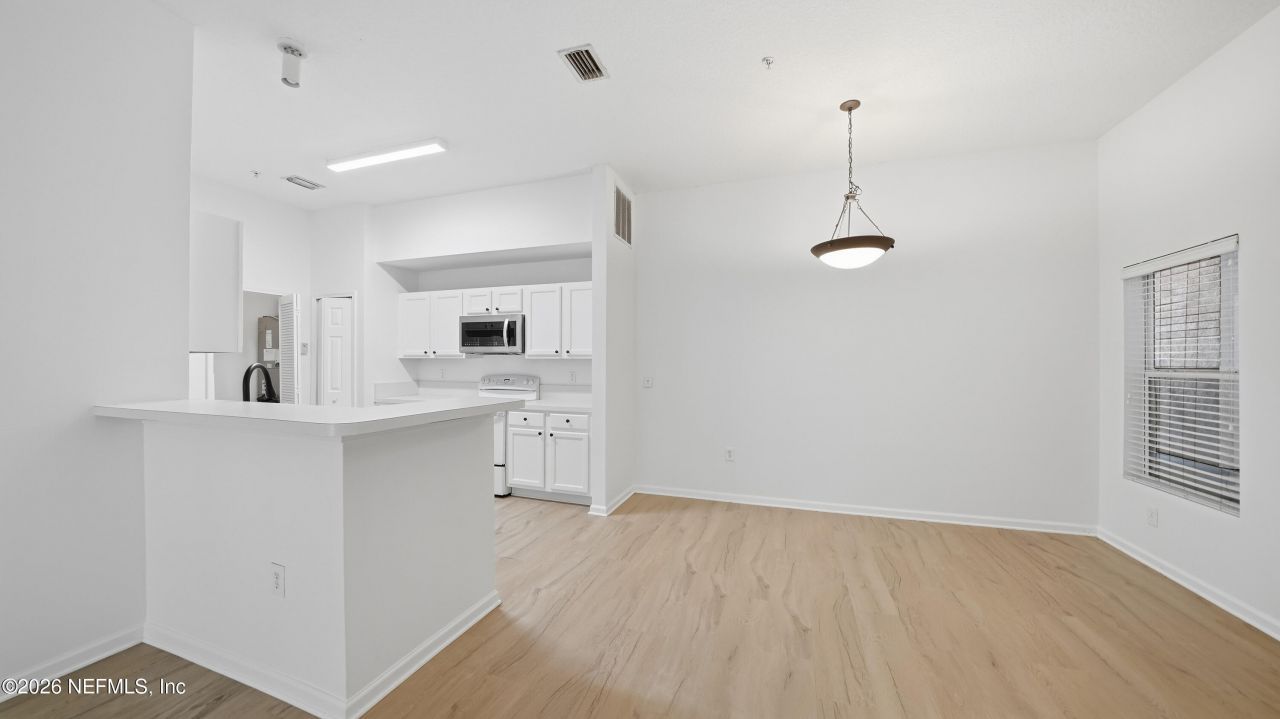6081 Maggies Circle, Unit 104, Jacksonville, FL 32244 Photo