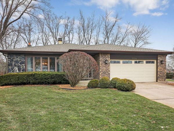 1204 Sleepy Hollow Lane, Darien, IL 60561