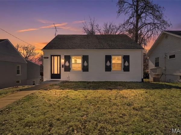 8710 Ezra Drive, St Louis, MO 63114