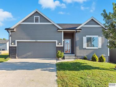 14812 Leeman Street, Bennington, NE 68007