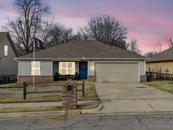 28037 E 148th Place S, Coweta, OK 74429