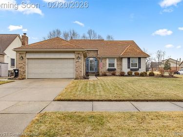 26802 Inverness Street, Woodhaven, MI 48183