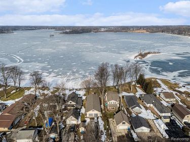 3188 Ponemah Drive, Fenton Twp, MI 48430