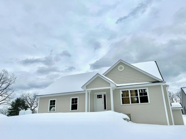 10 Juliana Avenue, Nashua, NH 03064